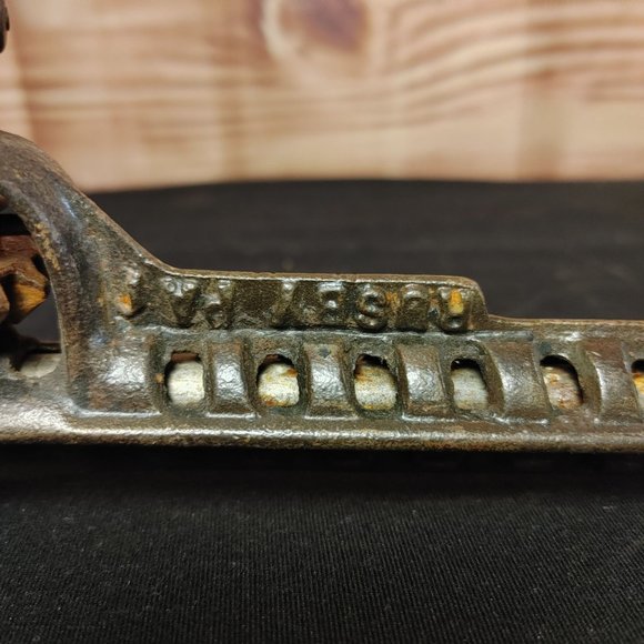 Vintage Newmark NJ Rusby Metal/Wood Hand Cranked Drill Tool - Picture 2 of 4